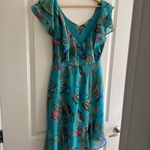 WAYF brand from Nordstrom size small V neck front and back